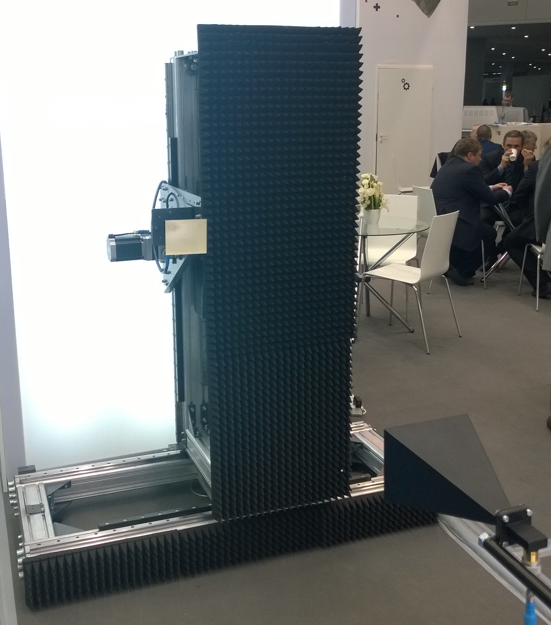 Планарный сканер серии PSN, производства компании Радиолайн, на выставке Экспоэлектроника 2014